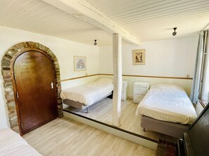 Casa | 7 habitaciones, muebles diferentes y ropa de cama 