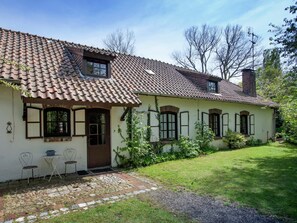 House | Exterior - Farmhouse in Sint Joost With Pool & BBQ (Sint Joost)