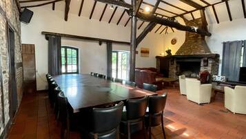 House | Tempat makan