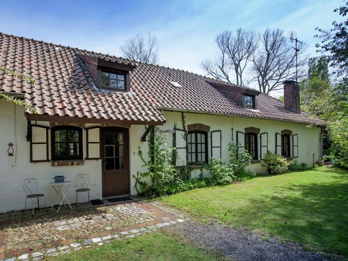 Farmhouse in Sint Joost With Pool & BBQ