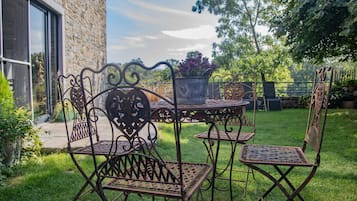 Cottage | Dining