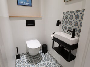Bathroom - Chic Holiday Home in Scheveningen With Garden (The Hague)