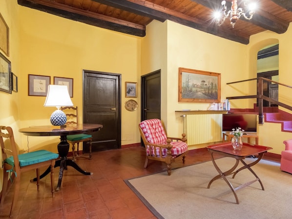 House | Living area - Guest House in Monferrato With Wine Tasting (Tagliolo Monferrato)