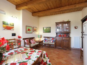 Cottage | Dining - Cottage in Marche Near Ski Slopes (Apecchio)
