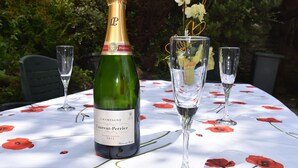 Dining - Extremely High Standard Gîte in Lovely Wine Producing Village (Argancon)