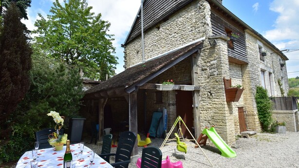 House | Exterior - Extremely High Standard Gîte in Lovely Wine Producing Village (Argancon)