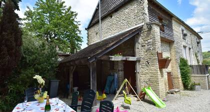 Extremely High Standard Gîte in Lovely Wine Producing Village