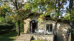 Exterior - Scenic Farmhouse in Poppi With Swimming Pool (Poppi)