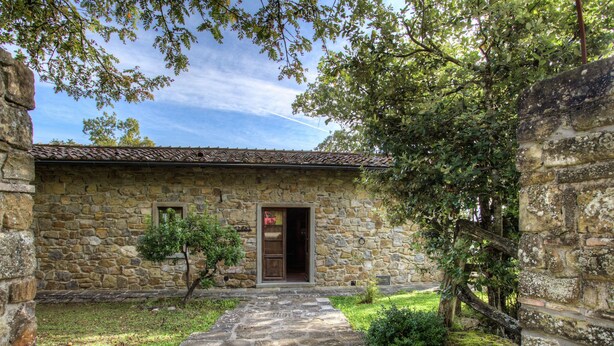Exterior - Scenic Farmhouse in Poppi With Swimming Pool (Poppi)