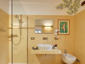 House | Bathroom - Scenic Farmhouse in Poppi With Swimming Pool (Poppi)