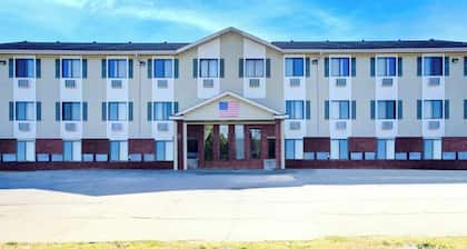 Capital O Amerihost Inn and Suites Kingdom City Hwy 54 MO