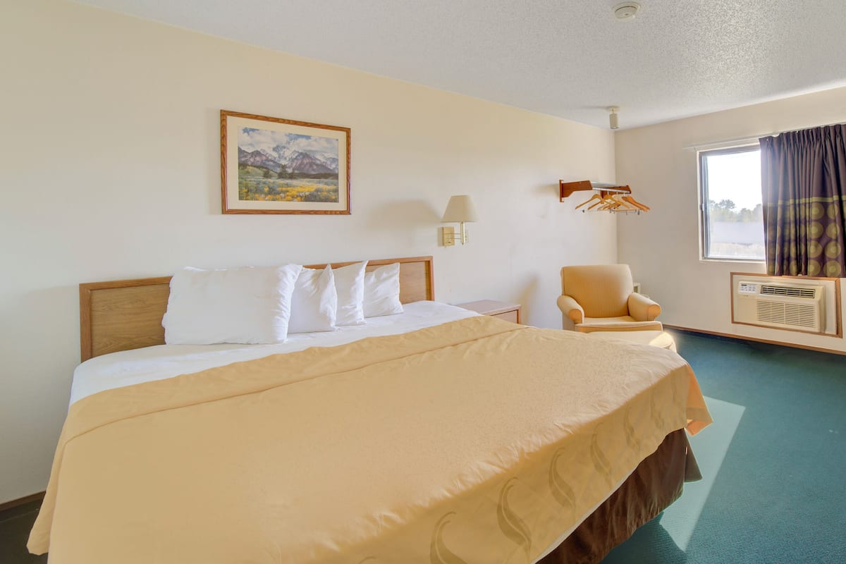 In-room safe, desk, iron/ironing board, free WiFi