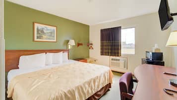 غرفة - سرير كبير - للمدخنين | خزنة داخل الغرفة ومكتب ومكواة/لوح كي وواي فاي مجانًا