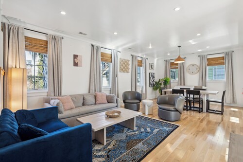 Luxurious Private Suites in Downtown Charleston