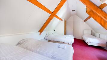 Casa | 9 camere, con arredamento individuale, lenzuola