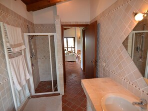 Villa | Bathroom - Belvilla by OYO Casa Magnano Ziano (Ziano Piacentino)