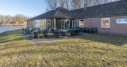 Well Furnished Home for Groups with Dishwasher near Water