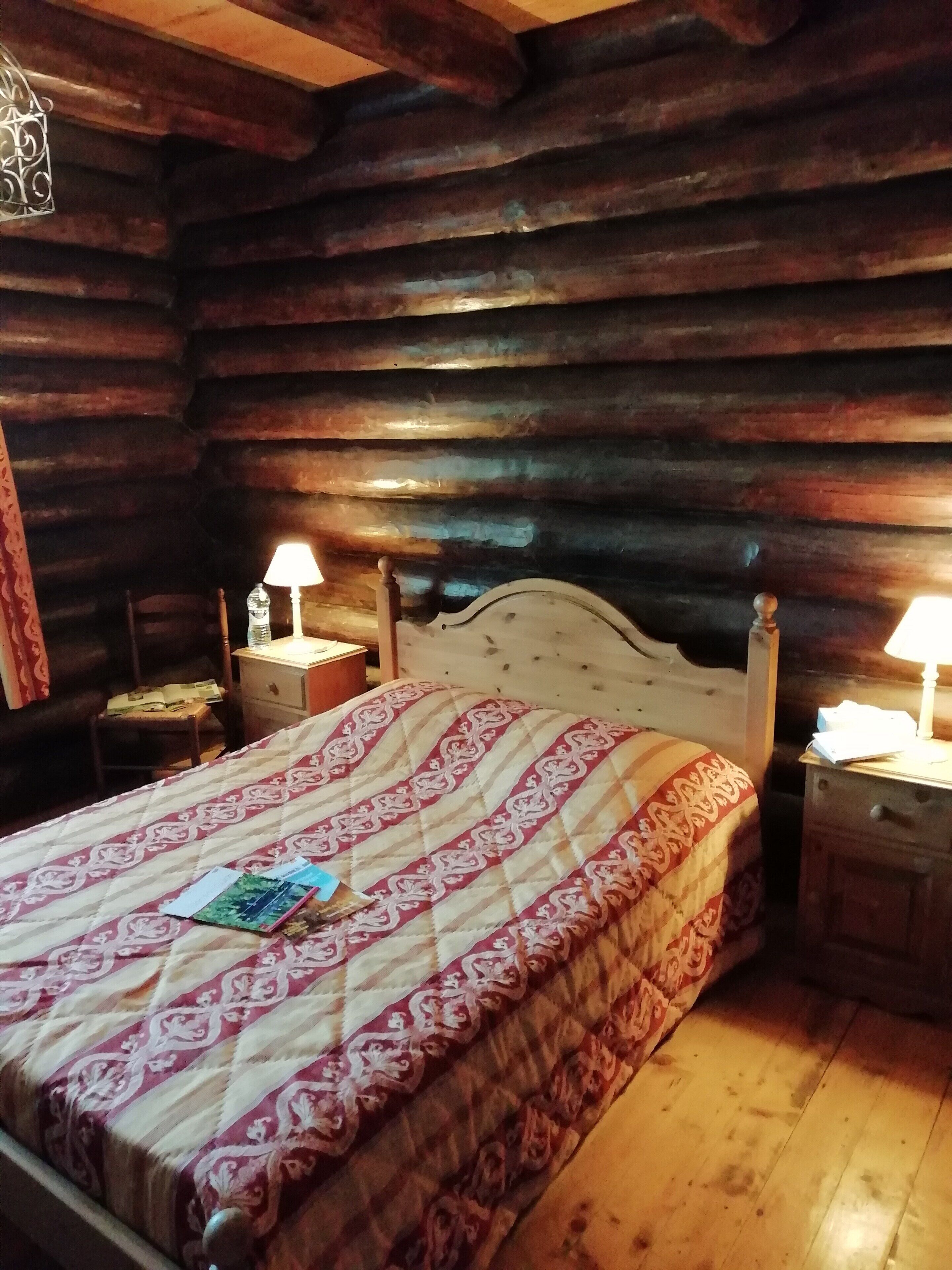 Chalet | 3 kamar tidur dan dilengkapi dengan perabotan berbeda-beda