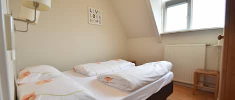 Apartment | 2 bedrooms, individually furnished, bed sheets