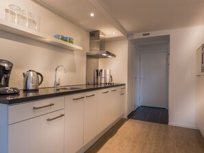Apartment | Eigene Küche | Kühlschrank, Mikrowelle, Geschirrspüler