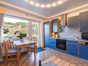 Apartment | Eigene Küche | Hochstuhl