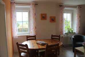Apartment | Dining