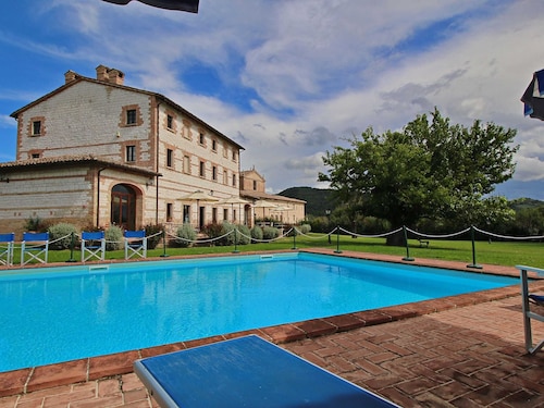 Cottage in Urbania With Pool & Terrace