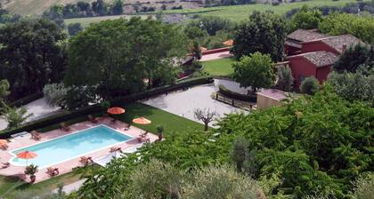 Apartment With Pool, Between sea and Mountains, Restaurant, Wifi