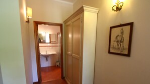 1 bedroom, individually furnished, bed sheets - Pretty Cottage in Colonnella With Swimming Pool (Colonnella)