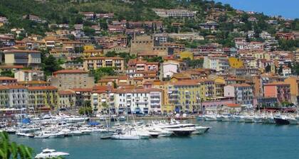 Scenic Holiday Home in Giannella near Beach