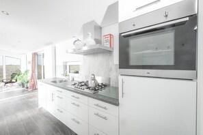 Electric kettle - Detached Home in Zeeland With Stunning Views (Wemeldinge)