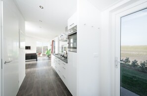 Electric kettle - Detached Home in Zeeland With Stunning Views (Wemeldinge)