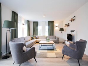 Villa | Living area - Inviting Villa in Voorthuizen With Garden (Voorthuizen)