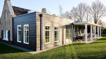 Villa | Exterior