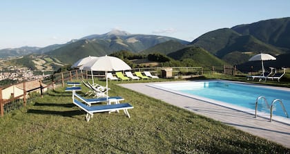 Farmhouse With a Magnificent Panorama, Swimming Pool, Near Cagli