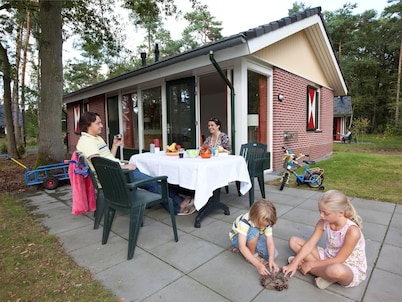 Detached Bungalow With Dishwasher, Next to a Nature Reserve