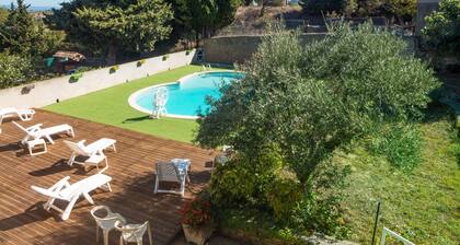 Holiday Home in Montbrun With Pool & Vineyards