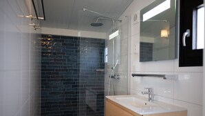 Bathroom - Trendy Lodge With Dishwasher Near the Beach (Zandvoort)