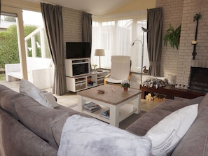 Fireplace - Uniquely Located Holiday Home With a View of the Marina and the Oosterschelde (Kamperland)