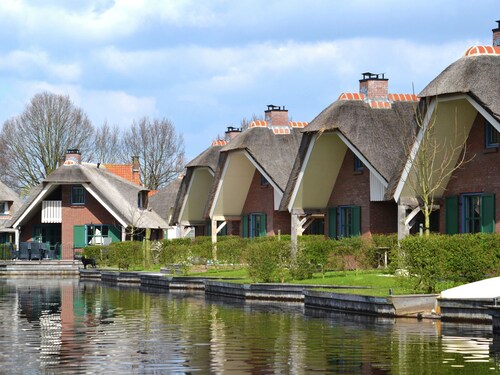 Rustic-chic Villa With Thatched Roof
