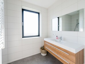 Buồng tắm vòi sen 