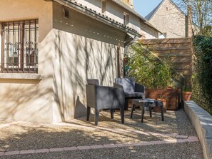 House | Balcony - Simplistic Holiday Home in St-laurent-sur-mer With Terrace (Saint-Laurent-sur-Mer)
