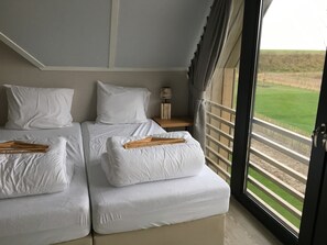 House | 4 bedrooms, individually furnished, bed sheets