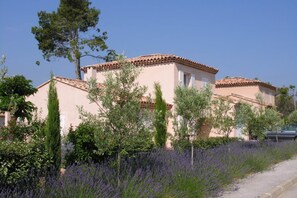 Exterior - Friendly Villa Escape (Nans-les-Pins)