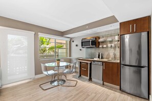 Fridge, microwave, oven, stovetop - Ocean Drive Apartments with Rooftop Pool, South Beach Miami (Miami Beach)