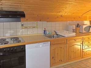 House | Private kitchen | Microwave, oven