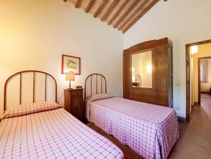 House | 3 bedrooms, bed sheets