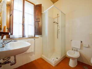 Shower, towels - Small Village of Beautiful Apartments in the Green Tuscan Hills and Olive Groves (Terricciola)