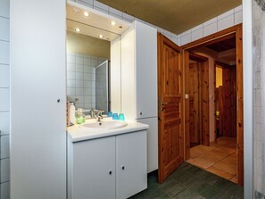 Apartment | Badezimmer | Dusche