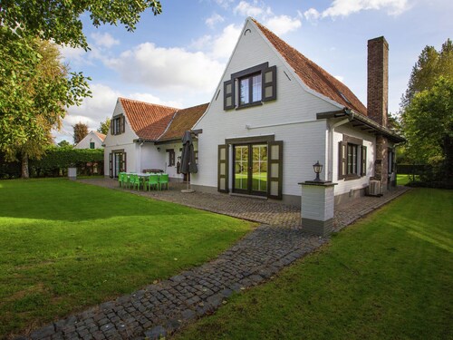 Cozy Holiday Home in Sint-idesbald With Sauna
